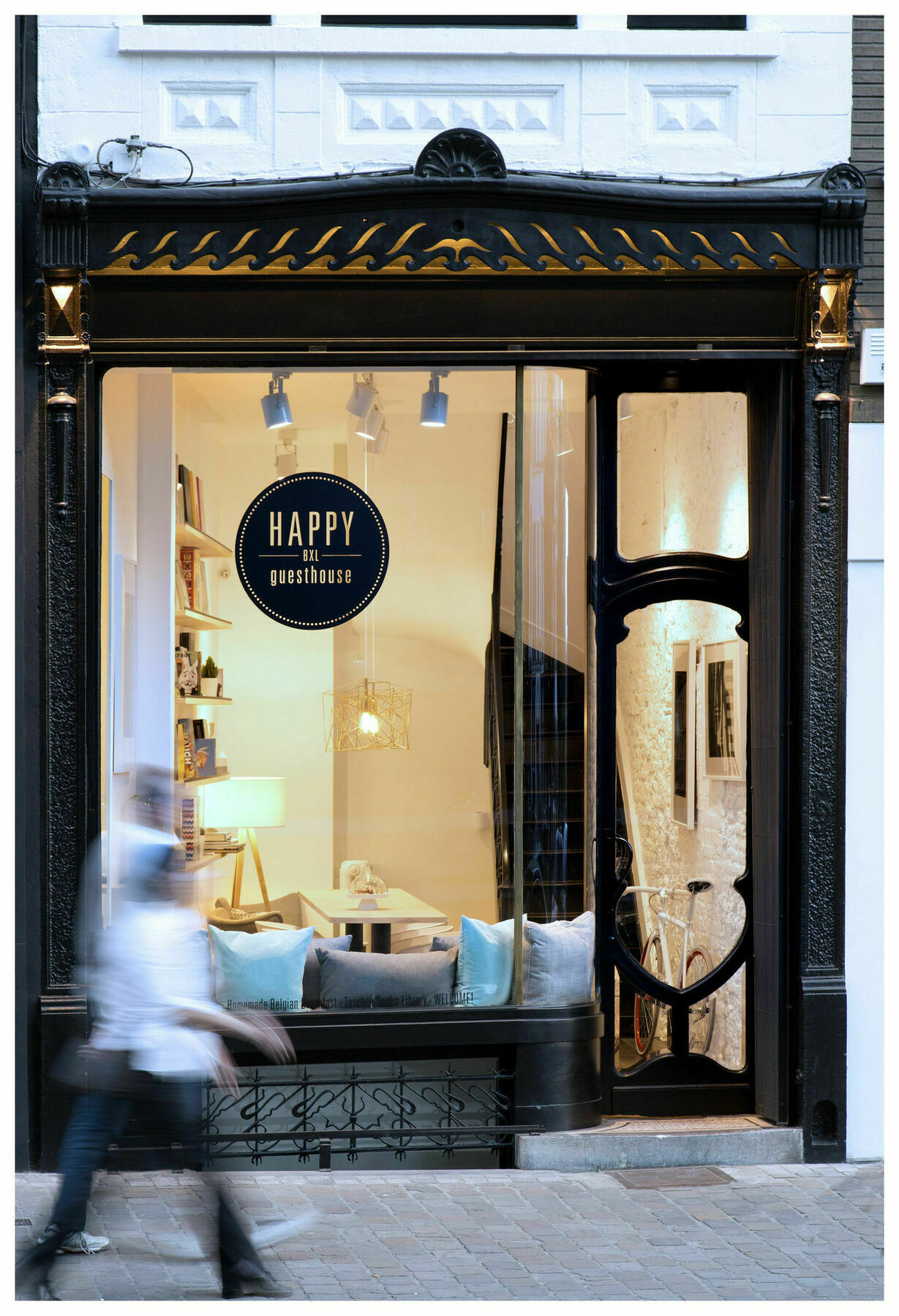 Happy Guesthouse - Grand Place Brussel Bagian luar foto